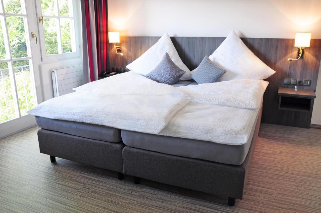 Hotel Krone Ueberlingen Am Ried 징엔 외부 사진